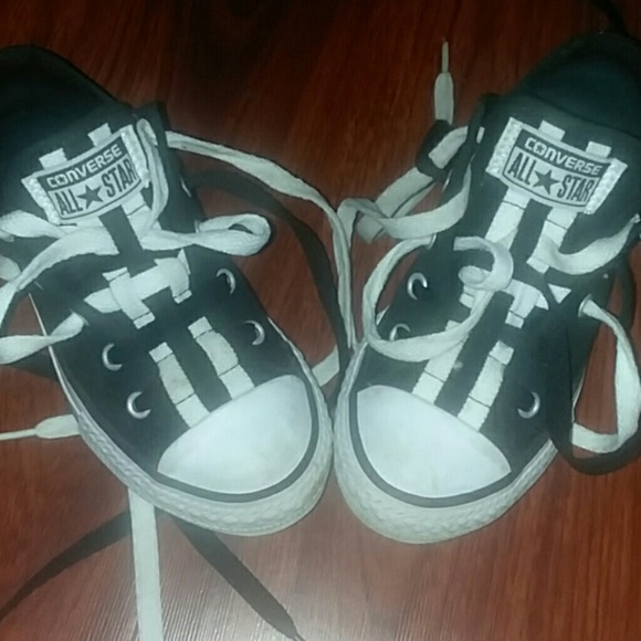 Tennis shoes - Picture 3 of 4